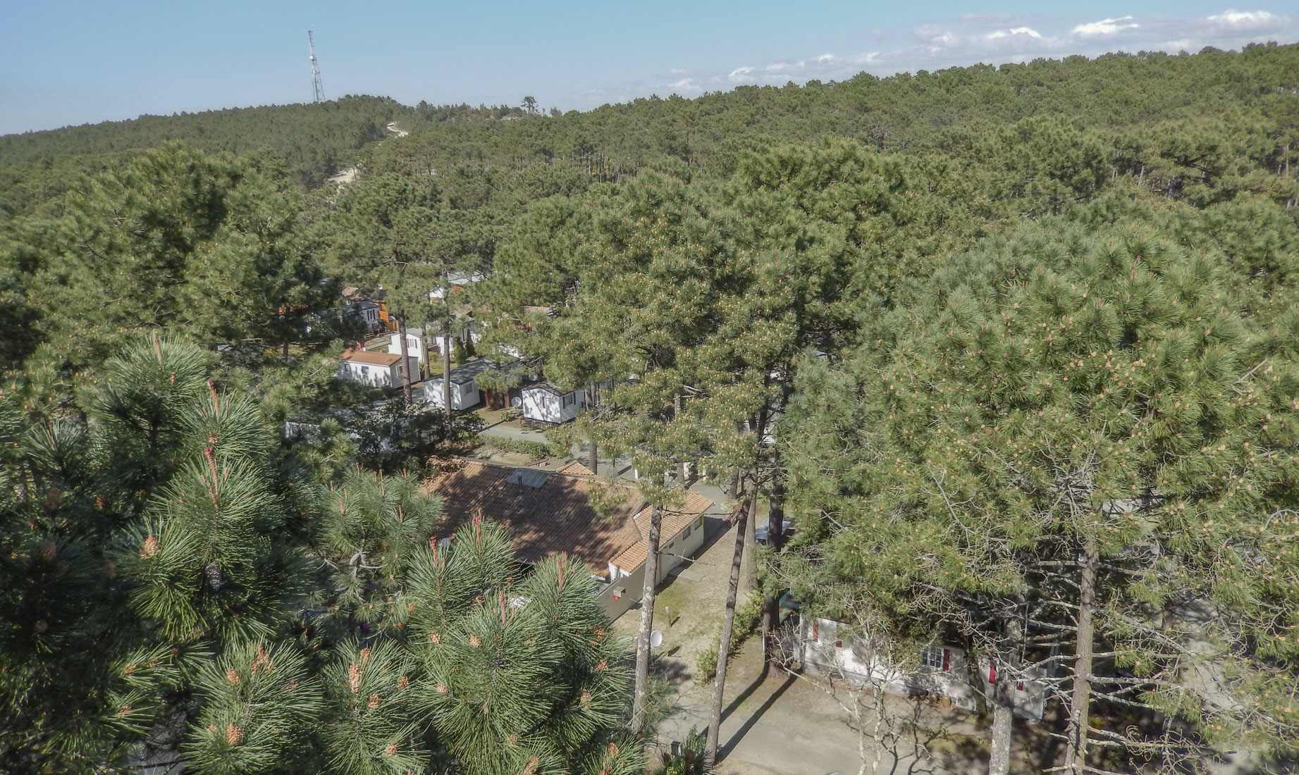 camping emplacement caravane lacanau